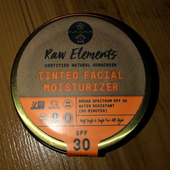 Raw Elements Other New Raw Elements Tinted Facial Moisturizer